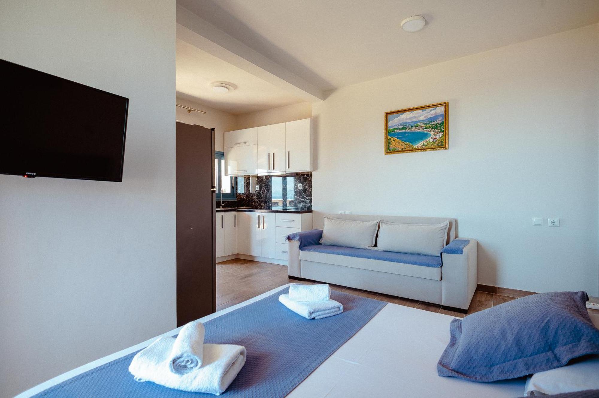 Alex Boutique Himara