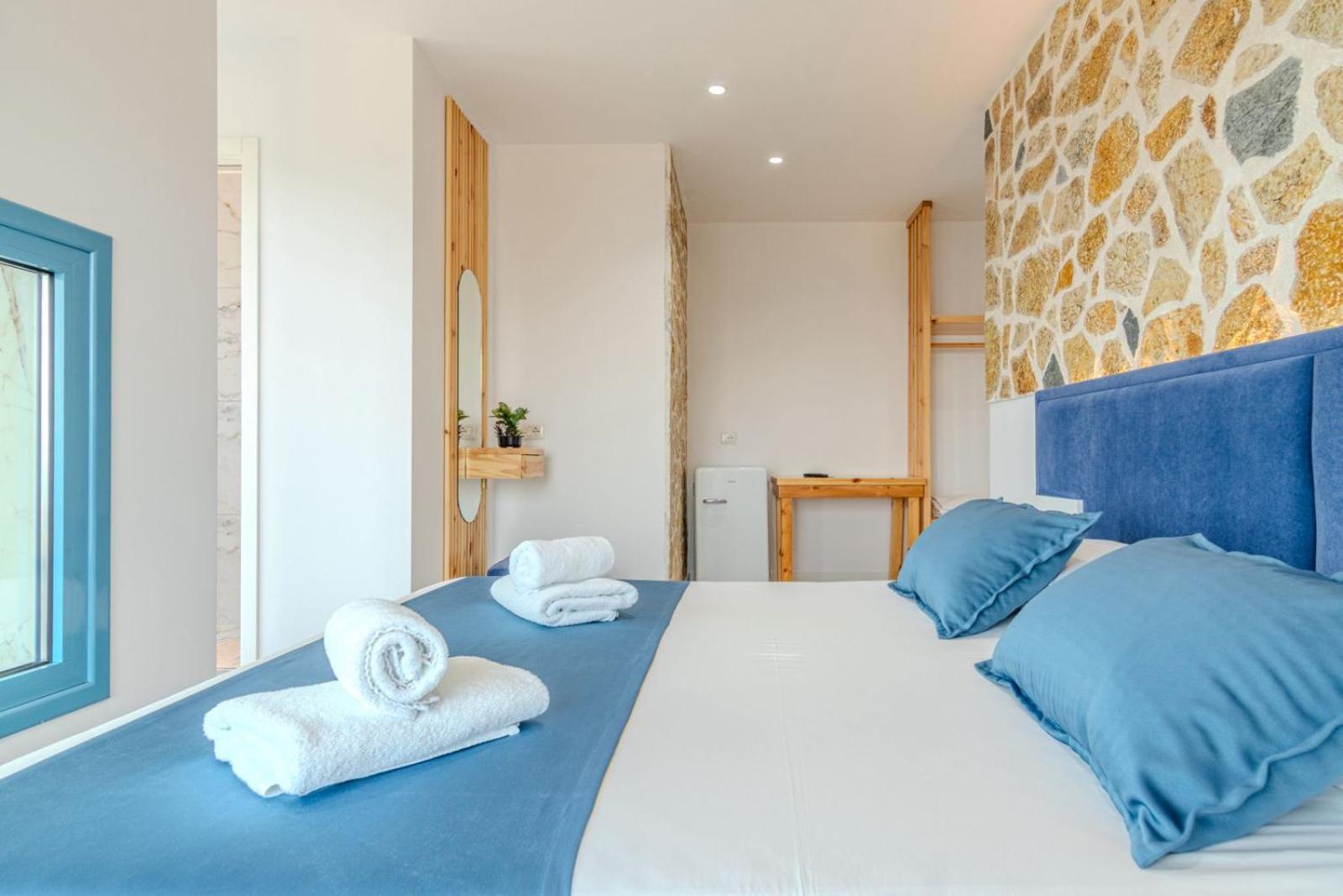 Alex Boutique Himara